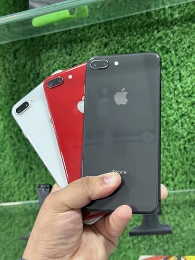 Apple iPhone 8 Plus 3