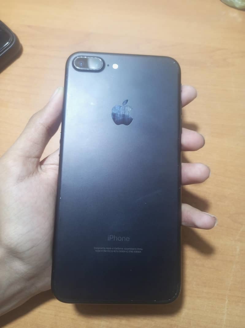 Apple iPhone 7 Plus 0