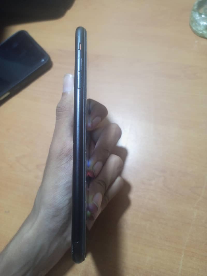Apple iPhone 7 Plus 2