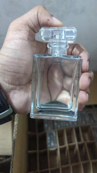 Uk acrylic 50ml with fancy caps