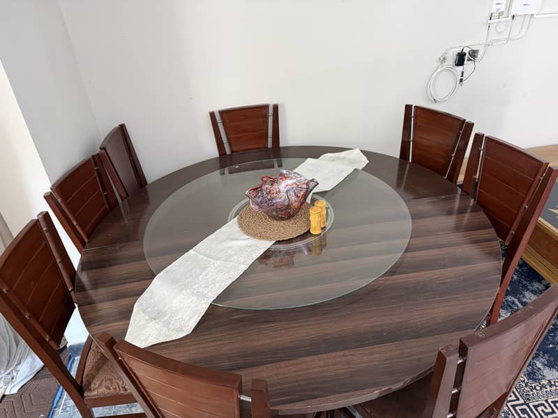 Dining table 0