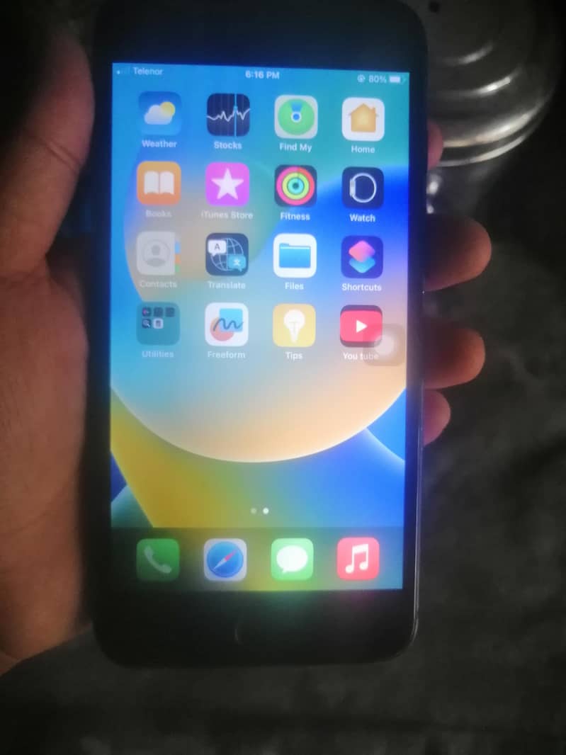Apple iPhone 8 Plus 0