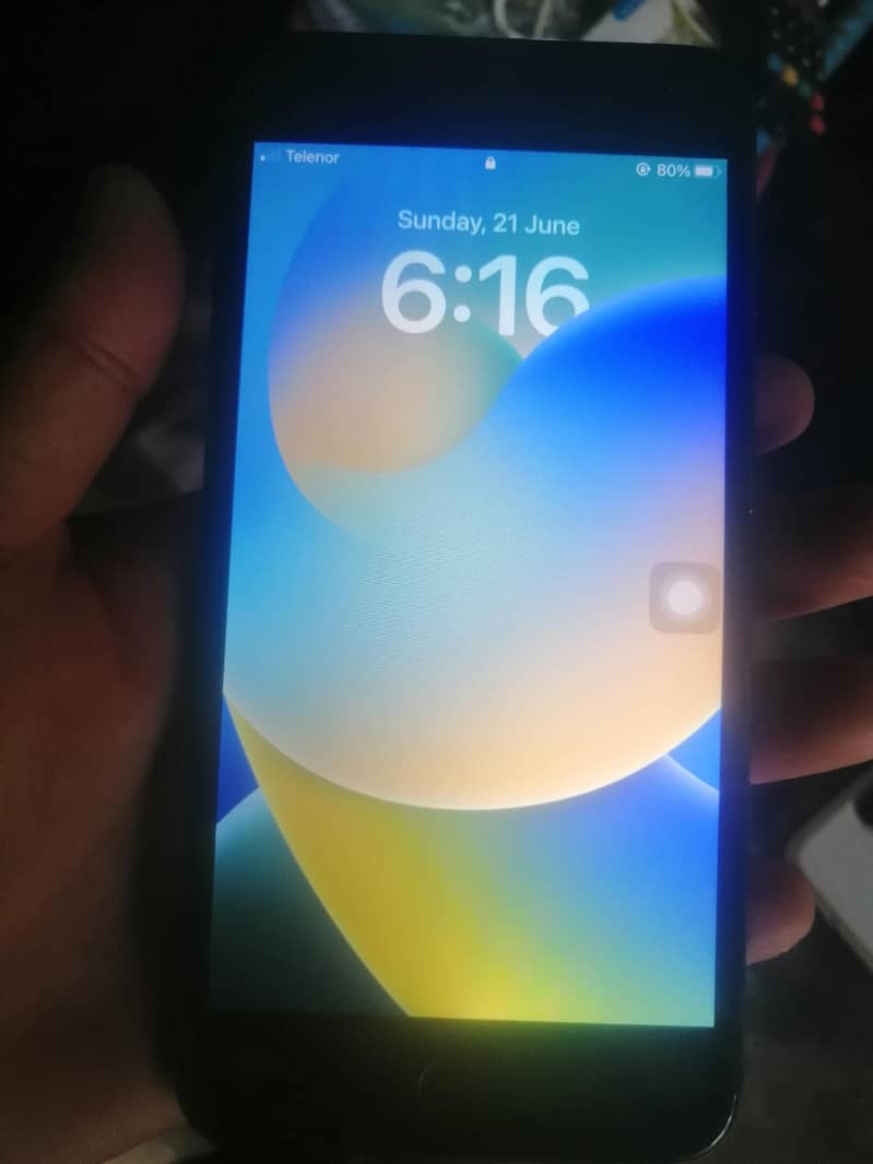 Apple iPhone 8 Plus 1