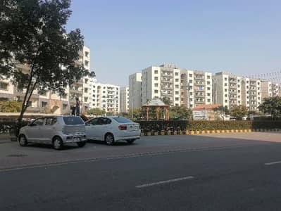 10 Marla Flat In Askari 11 For sale
