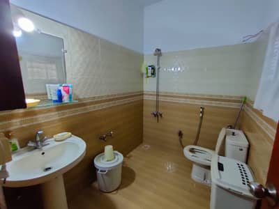dha phase vi one bad lounge kitchen fully furnished parking