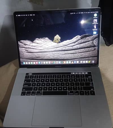 Macbook Pro 2016 (16Gb / 1 Tb ) With Touch Bar 10/0