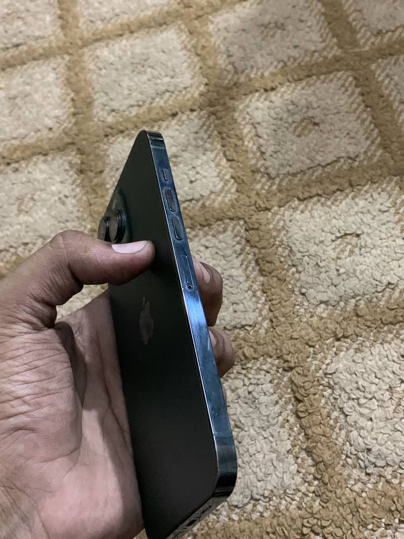 IPhone 13 pro max 2