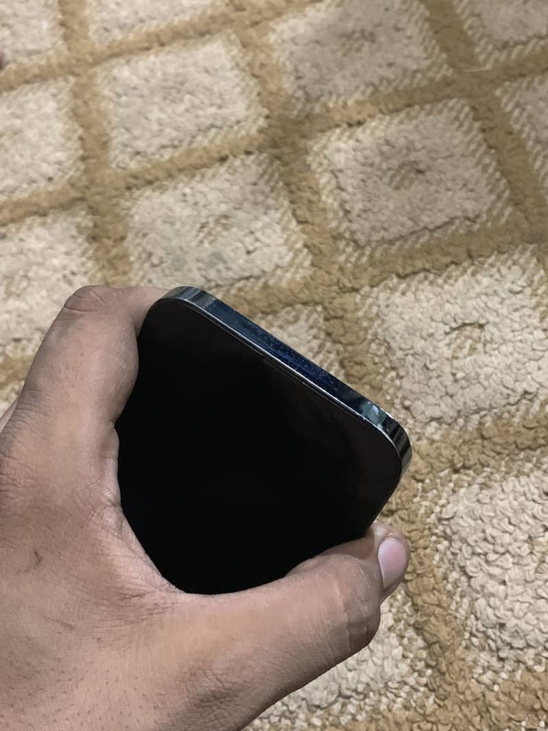 IPhone 13 pro max 4