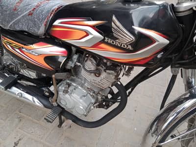 Honda 125 Hyderabad number 22 model