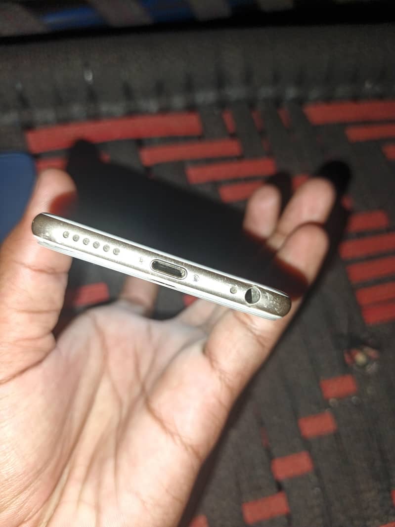 Apple iPhone 6S 3