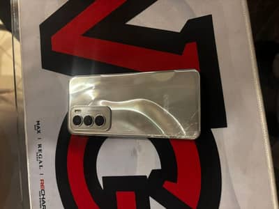 OPPO Reno 12 5G 12GB+12GB / 512GB – Back Glass Broken