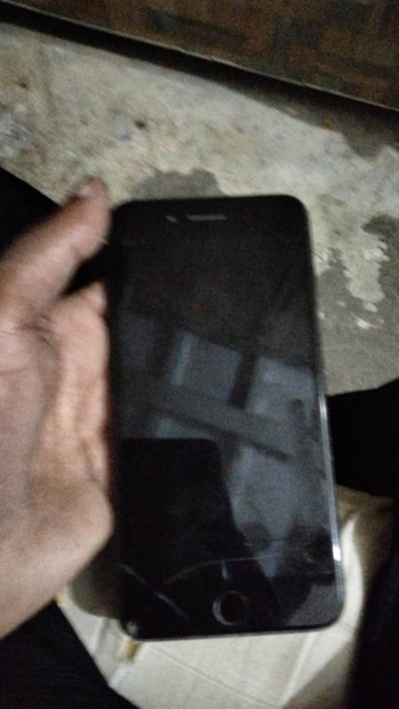 Apple iPhone 7 1