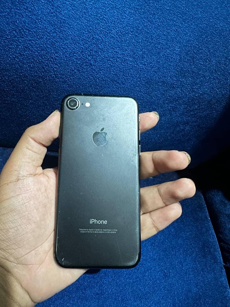 Apple iPhone 7 4
