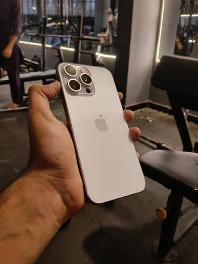 Apple iPhone 16 Pro Max