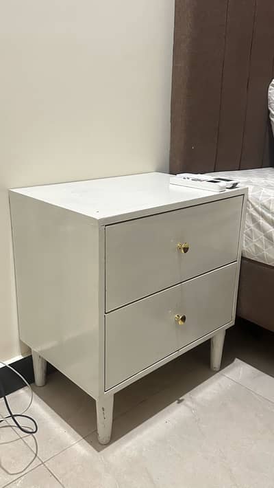 2 Side tables white (pinterest coded, deco paint)