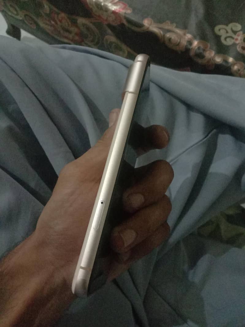Google Pixel 8 2