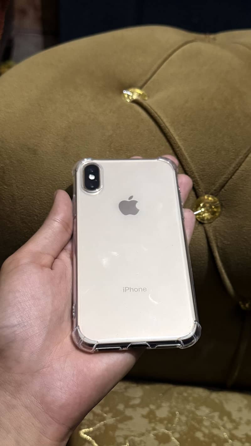 Apple iPhone XS 4