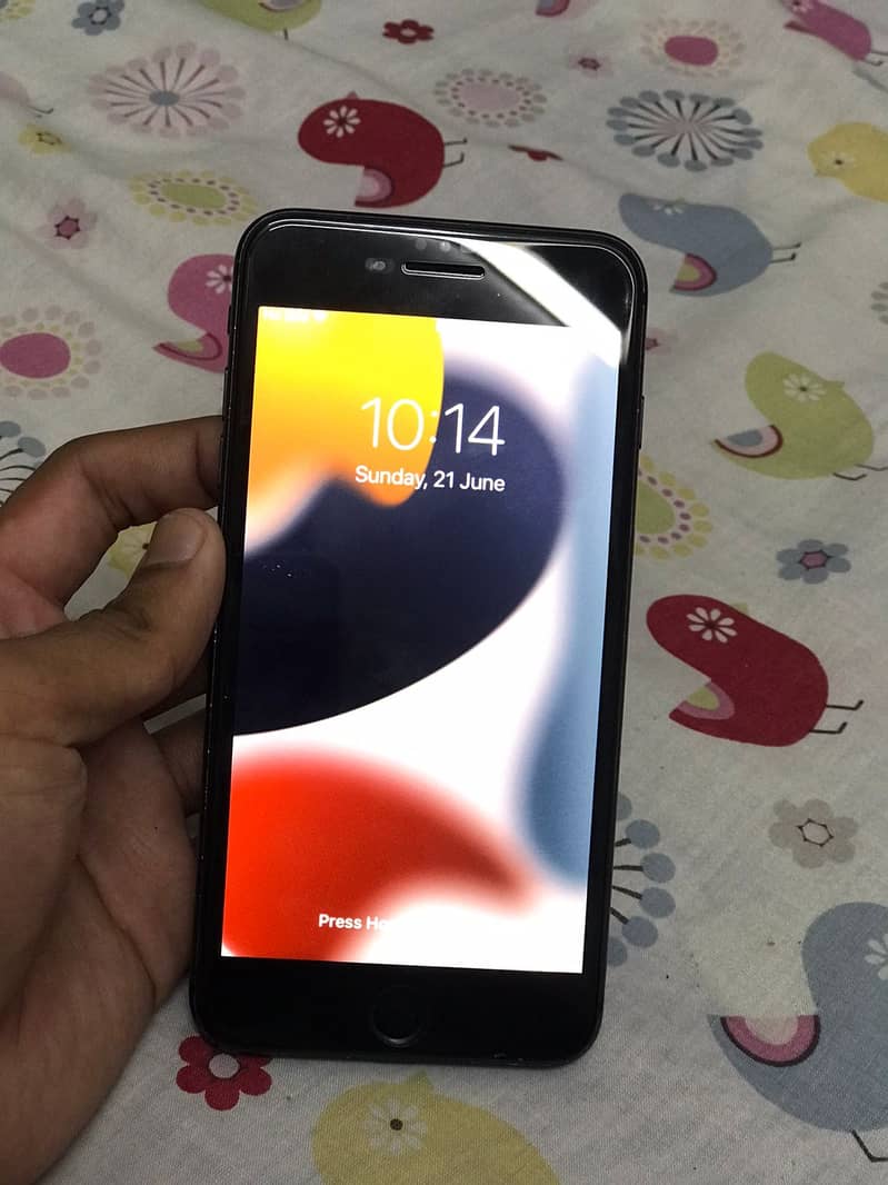 Apple iPhone 7 Plus 1
