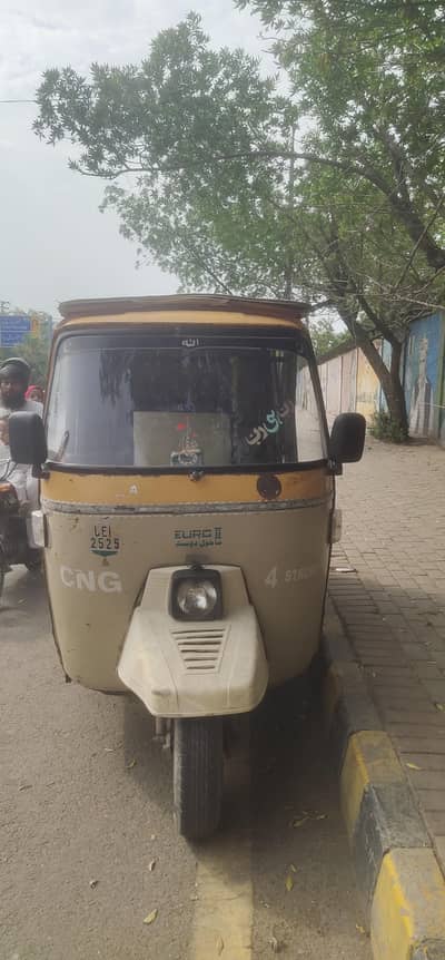 Rent per Auto rishka available