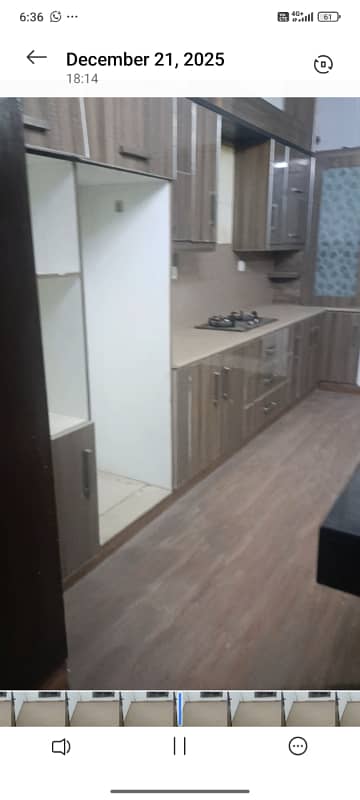 Lower portion for Rent with Gas