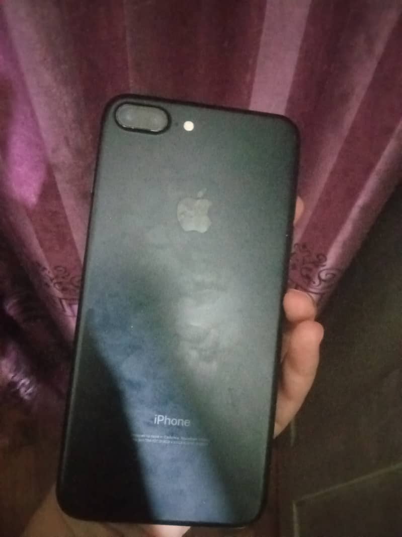 Apple iPhone 7 Plus 1