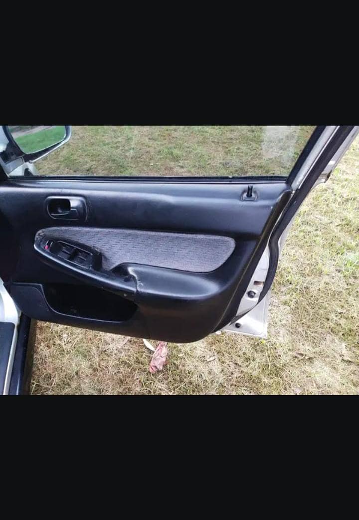 Honda Civic EXi 2000 7