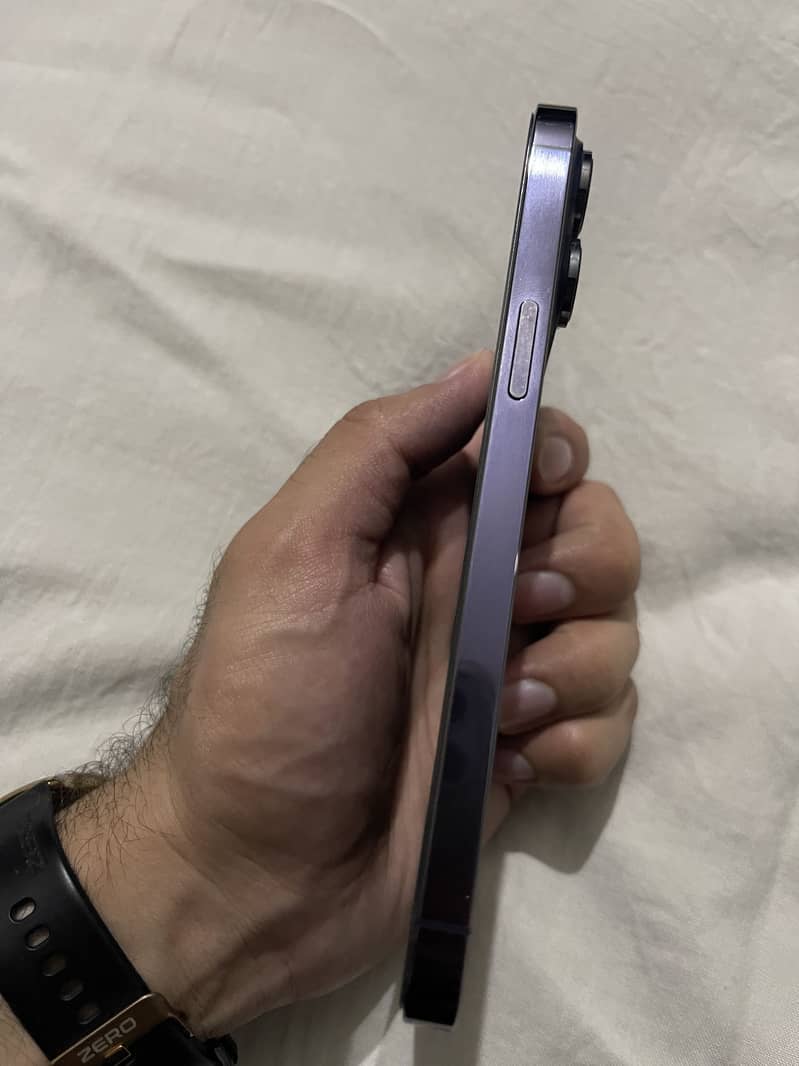 Apple iPhone 14 Pro Max 1