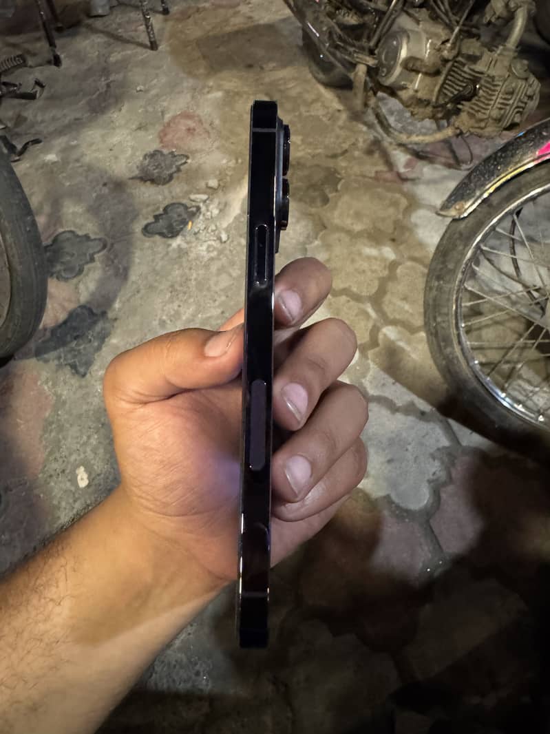 Apple iPhone 14 Pro Max 1