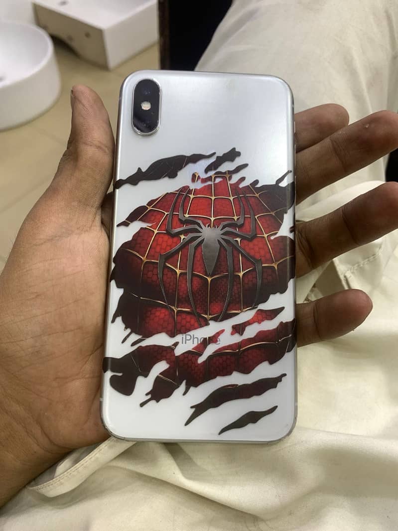 Apple iPhone X 4