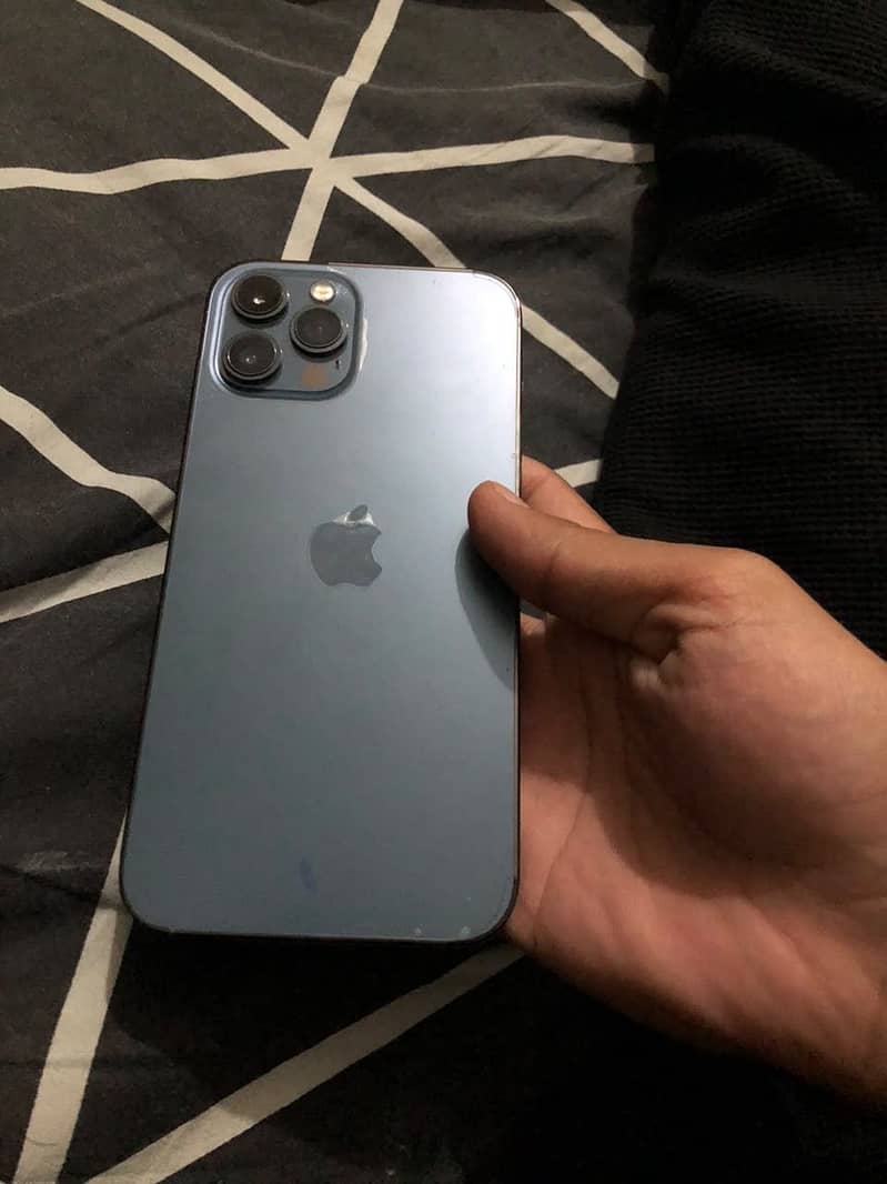 Apple iPhone 12 Pro Max 4