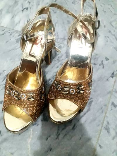 Ladies bridal shoes