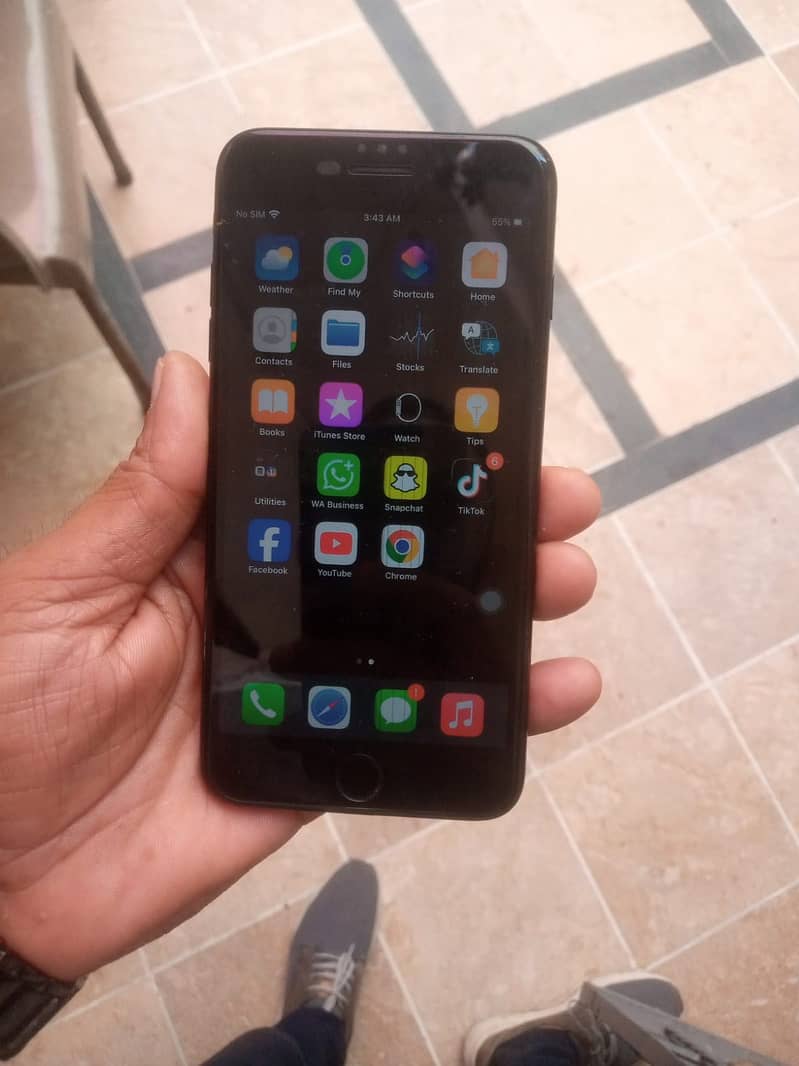 Apple iPhone 7 Plus 0