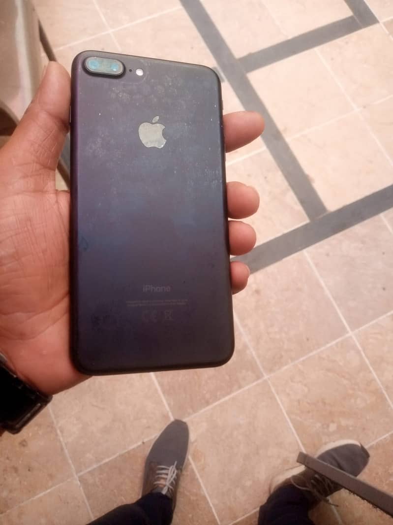 Apple iPhone 7 Plus 1