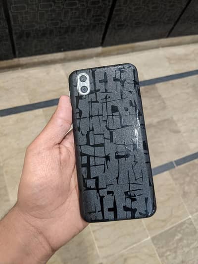 Sharp Aquos R2