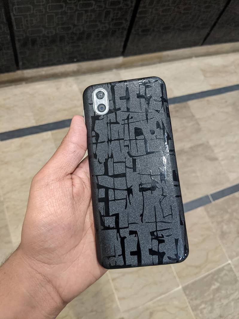 Sharp Aquos R2 0
