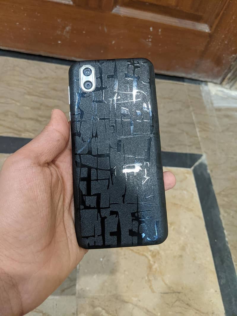 Sharp Aquos R2 1