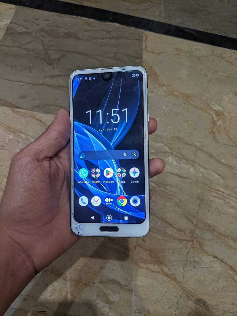 Sharp Aquos R2 2