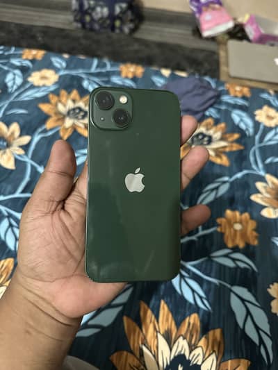 Apple iPhone 13