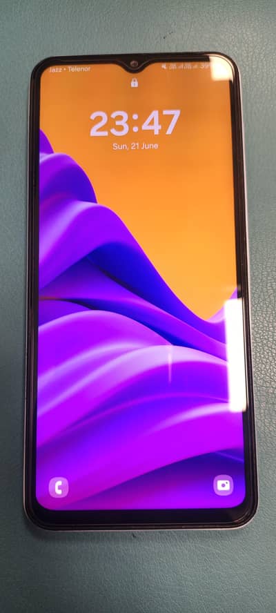 Samsung galaxy A13 4 128 with box