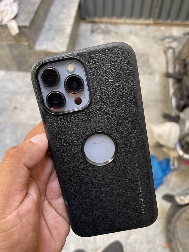 iPhone 13 Pro Max 3