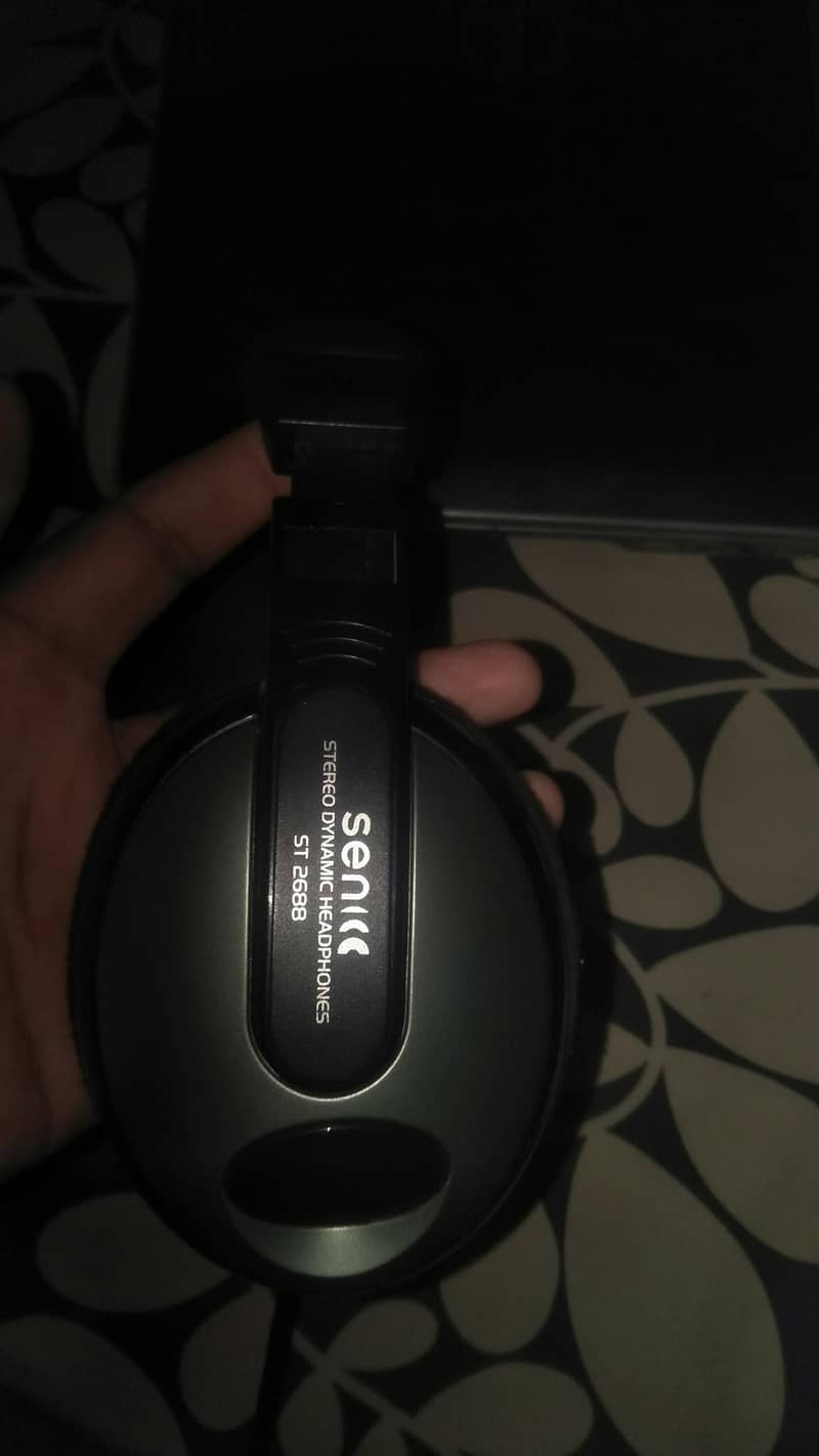 wired headphone 1