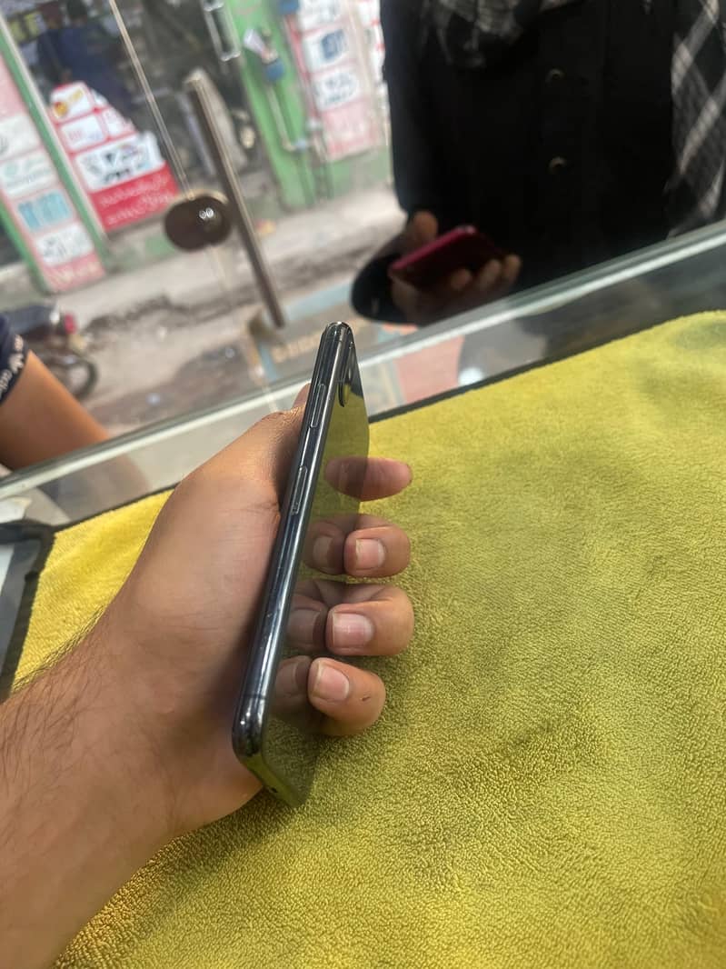 Apple iPhone X 0