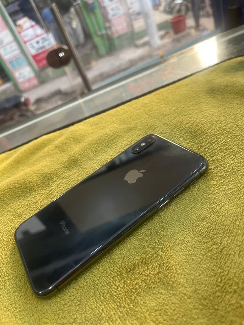 Apple iPhone X 1