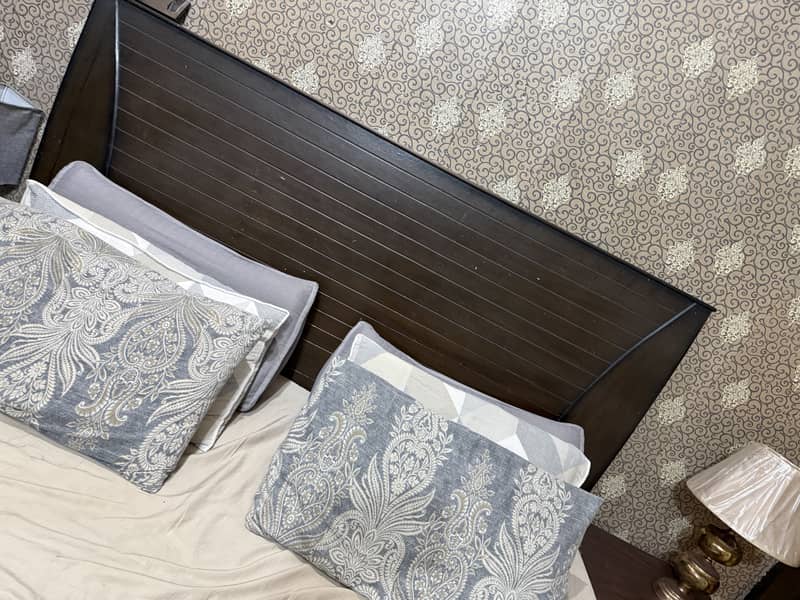 King size bed set 0