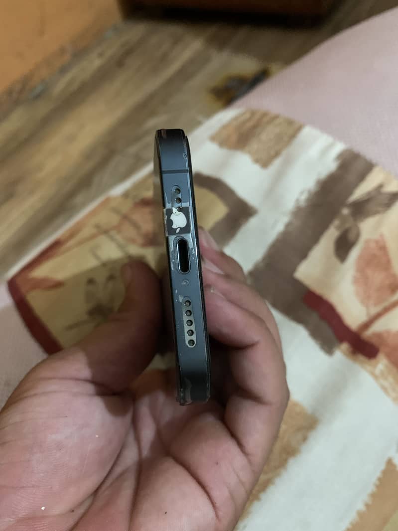 Apple iPhone 12 Pro 3