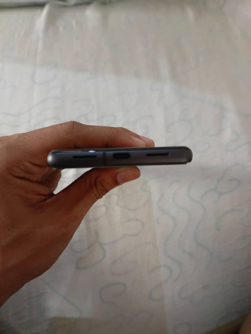 Google Pixel 7 4