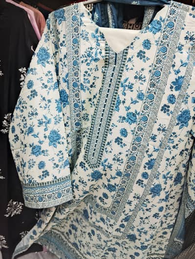 very nice fabric color ki guarantee