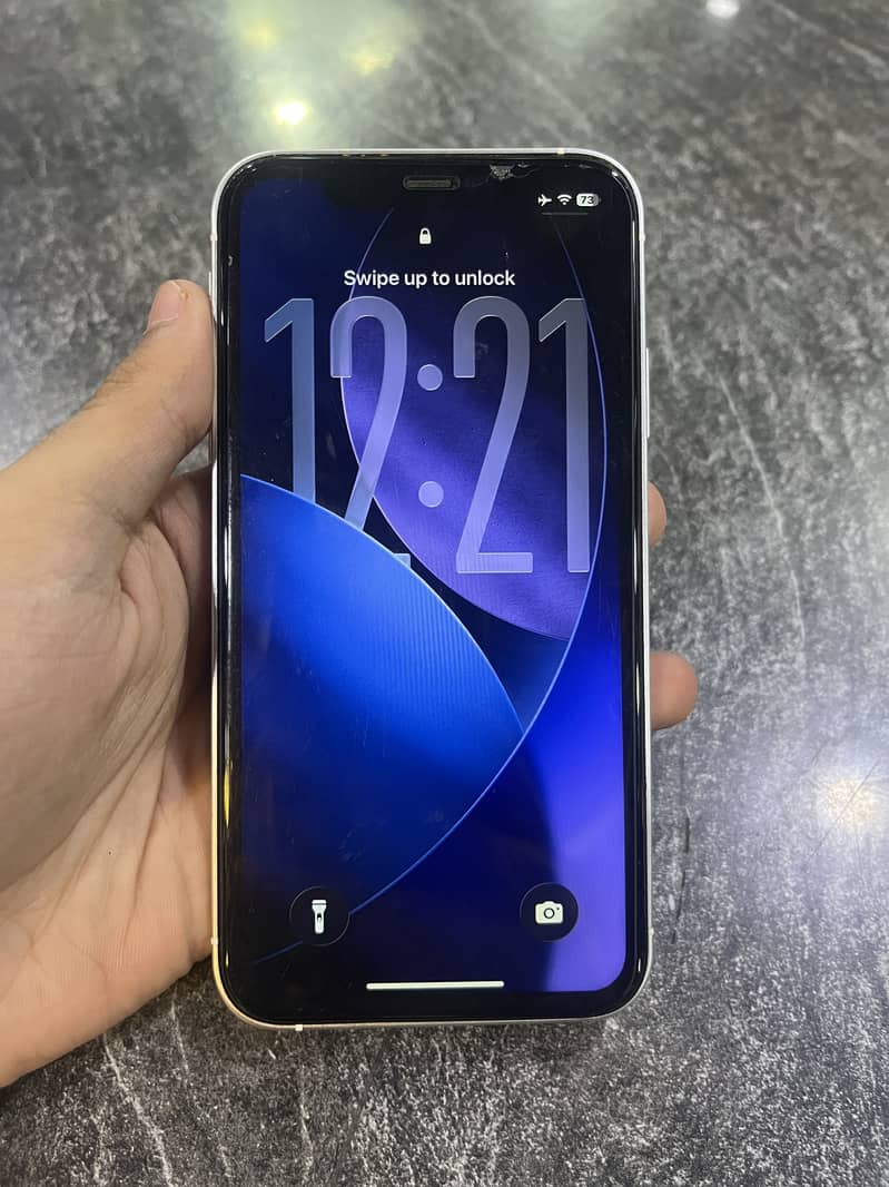 Apple iPhone 11 4