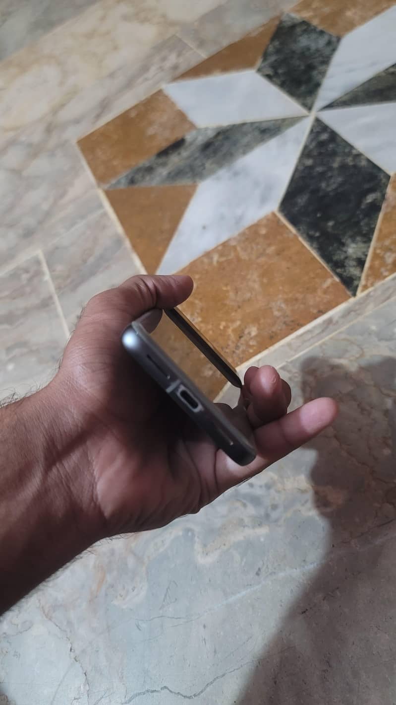 Google Pixel 8 5