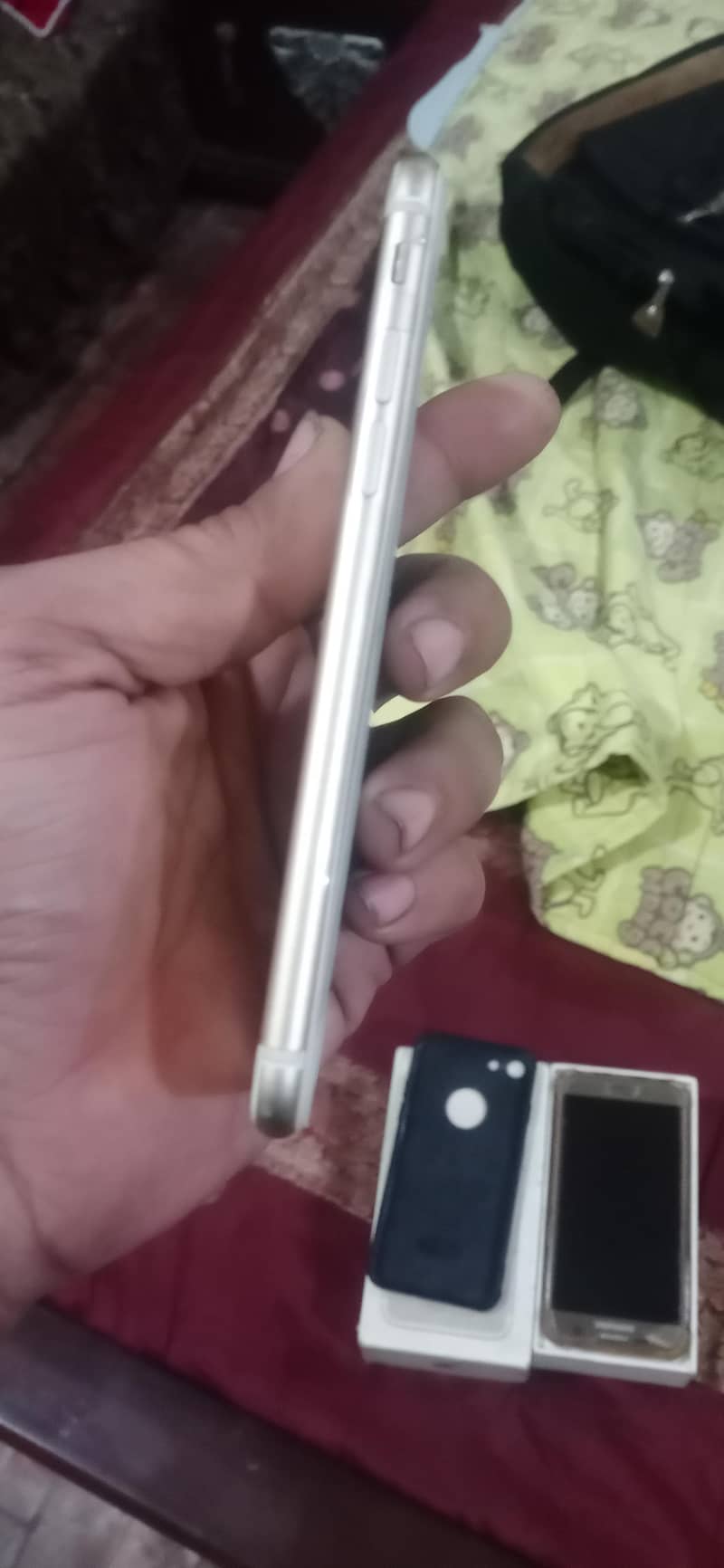 Apple iPhone 7 4